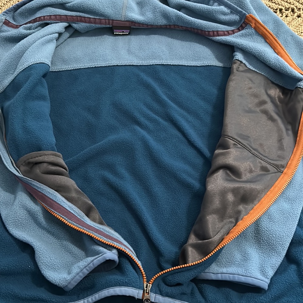 Patagonia Kids Fleece Jacket in Blue and Orange - Picture 4 of 4